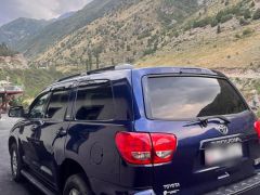 Фото авто Toyota Sequoia