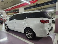 Photo of the vehicle Kia Carnival