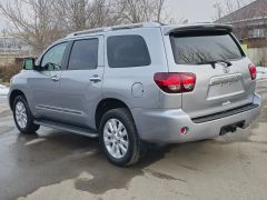 Сүрөт унаа Toyota Sequoia