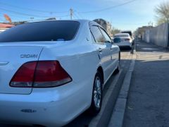 Photo of the vehicle Toyota Crown