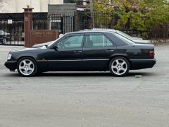 Photo of the vehicle Mercedes-Benz W124