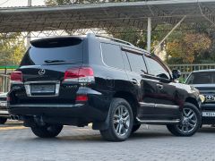 Photo of the vehicle Lexus LX