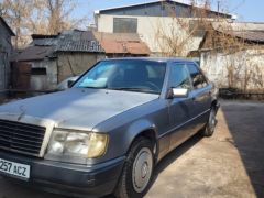 Сүрөт унаа Mercedes-Benz W124