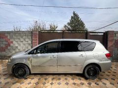 Сүрөт унаа Toyota Avensis Verso