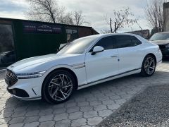 Photo of the vehicle Genesis G90