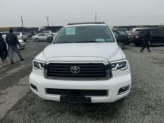 Фото авто Toyota Sequoia