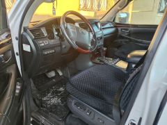 Photo of the vehicle Lexus LX