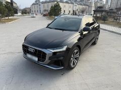 Photo of the vehicle Audi Q8