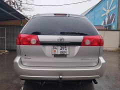 Photo of the vehicle Toyota Sienna