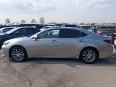 Photo of the vehicle Lexus ES