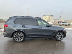 Photo of the vehicle BMW X7