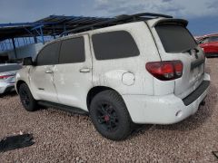 Фото авто Toyota Sequoia