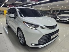 Фото авто Toyota Sienna