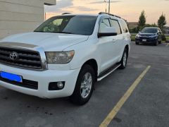 Сүрөт унаа Toyota Sequoia