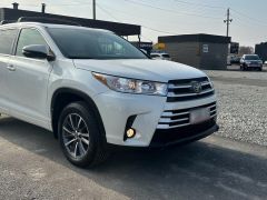 Photo of the vehicle Toyota Highlander