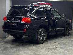 Photo of the vehicle Toyota Land Cruiser