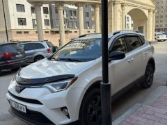 Сүрөт унаа Toyota RAV4