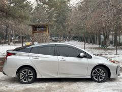 Сүрөт унаа Toyota Prius