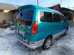 Сүрөт унаа Nissan Serena