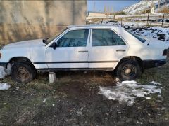 Сүрөт унаа Mercedes-Benz W124