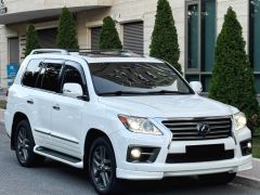 Photo of the vehicle Lexus LX