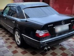 Сүрөт унаа Mercedes-Benz W124