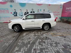 Photo of the vehicle Lexus LX