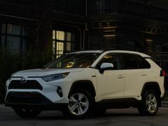 Сүрөт унаа Toyota RAV4