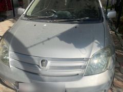 Photo of the vehicle Toyota Ist