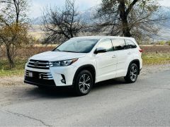 Photo of the vehicle Toyota Highlander