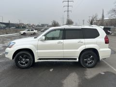 Photo of the vehicle Lexus GX