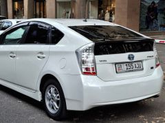 Фото авто Toyota Prius