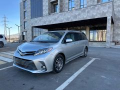 Сүрөт унаа Toyota Sienna