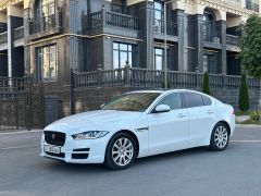 Photo of the vehicle Jaguar XE