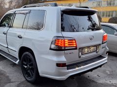 Photo of the vehicle Lexus LX