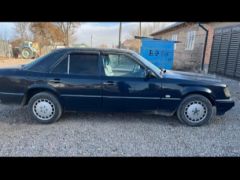 Сүрөт унаа Mercedes-Benz W124