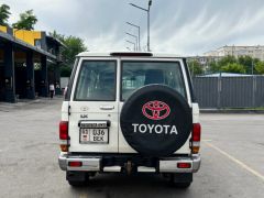 Сүрөт унаа Toyota Land Cruiser
