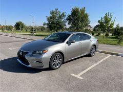 Photo of the vehicle Lexus ES