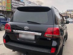 Photo of the vehicle Toyota Land Cruiser