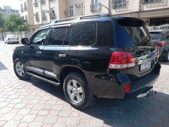 Photo of the vehicle Toyota Land Cruiser