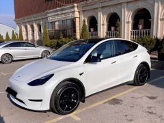 Фото авто Tesla Model Y