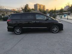 Фото авто Toyota Estima