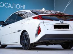 Фото авто Toyota Prius