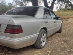 Сүрөт унаа Mercedes-Benz W124