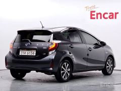 Сүрөт унаа Toyota Prius c