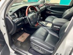 Photo of the vehicle Lexus LX