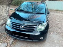 Сүрөт унаа Toyota Ist