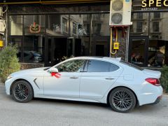 Photo of the vehicle Genesis G70