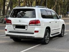 Photo of the vehicle Lexus LX