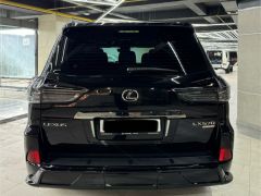 Photo of the vehicle Lexus LX